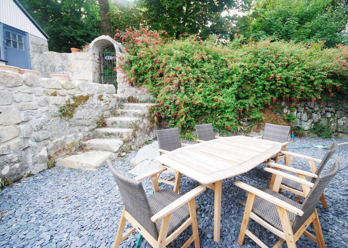 Landscaped courtyard and stonework